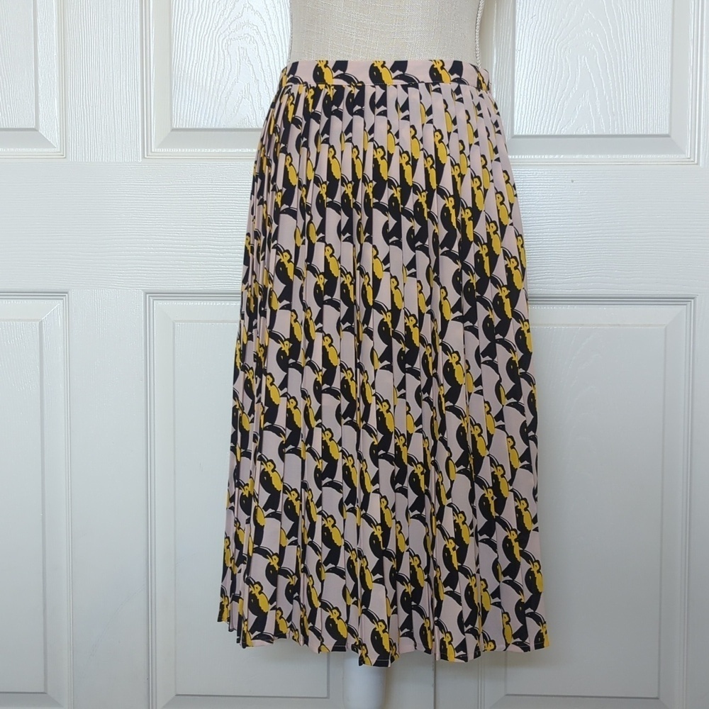 Avec Les Filles A-Line Toucan Pleated Skirt - Picture 2 of 6